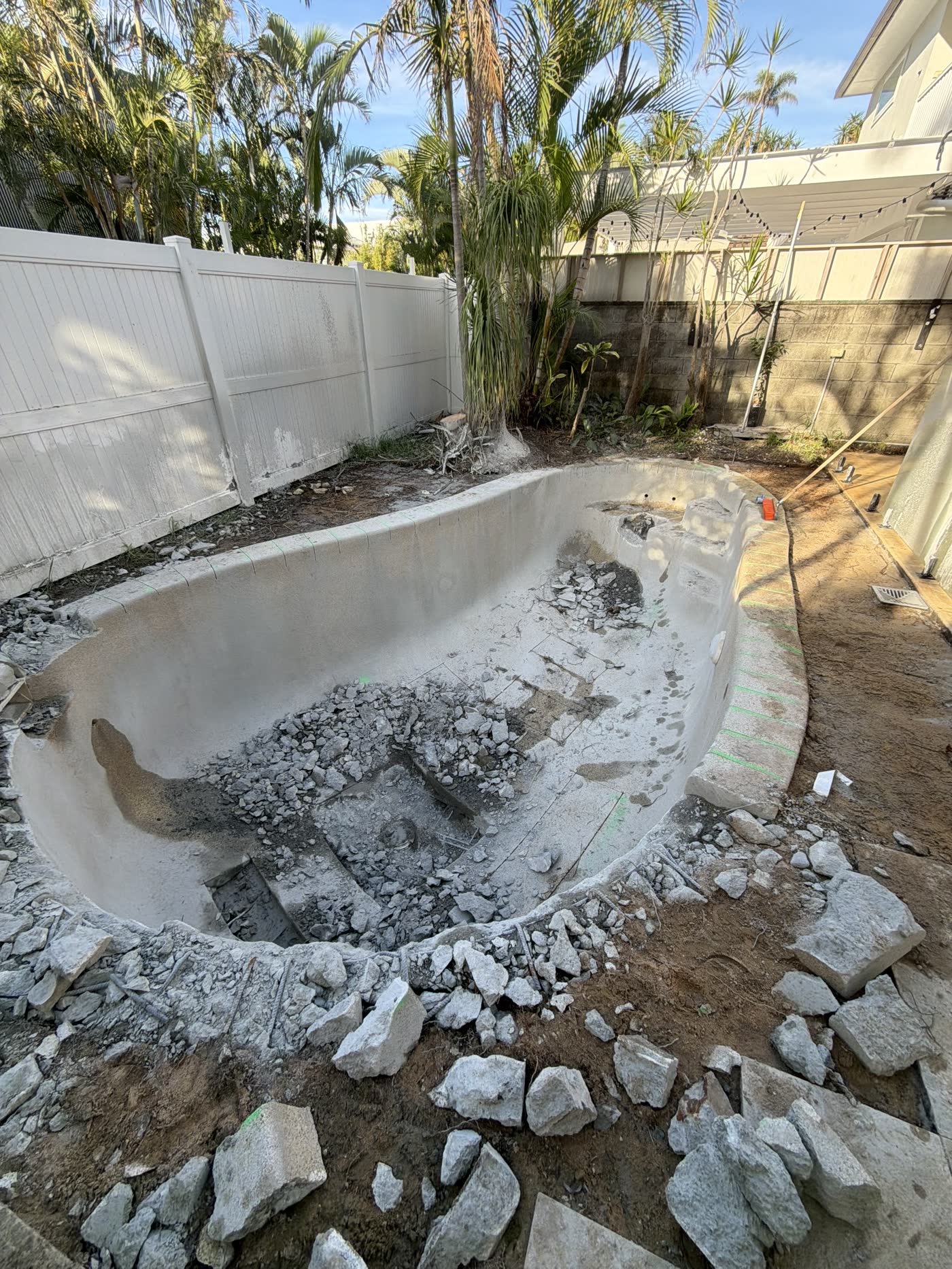 Alfred St Mermaid Beach, pool infill underway